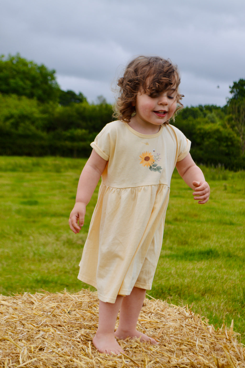 Sunflower - yellow dress