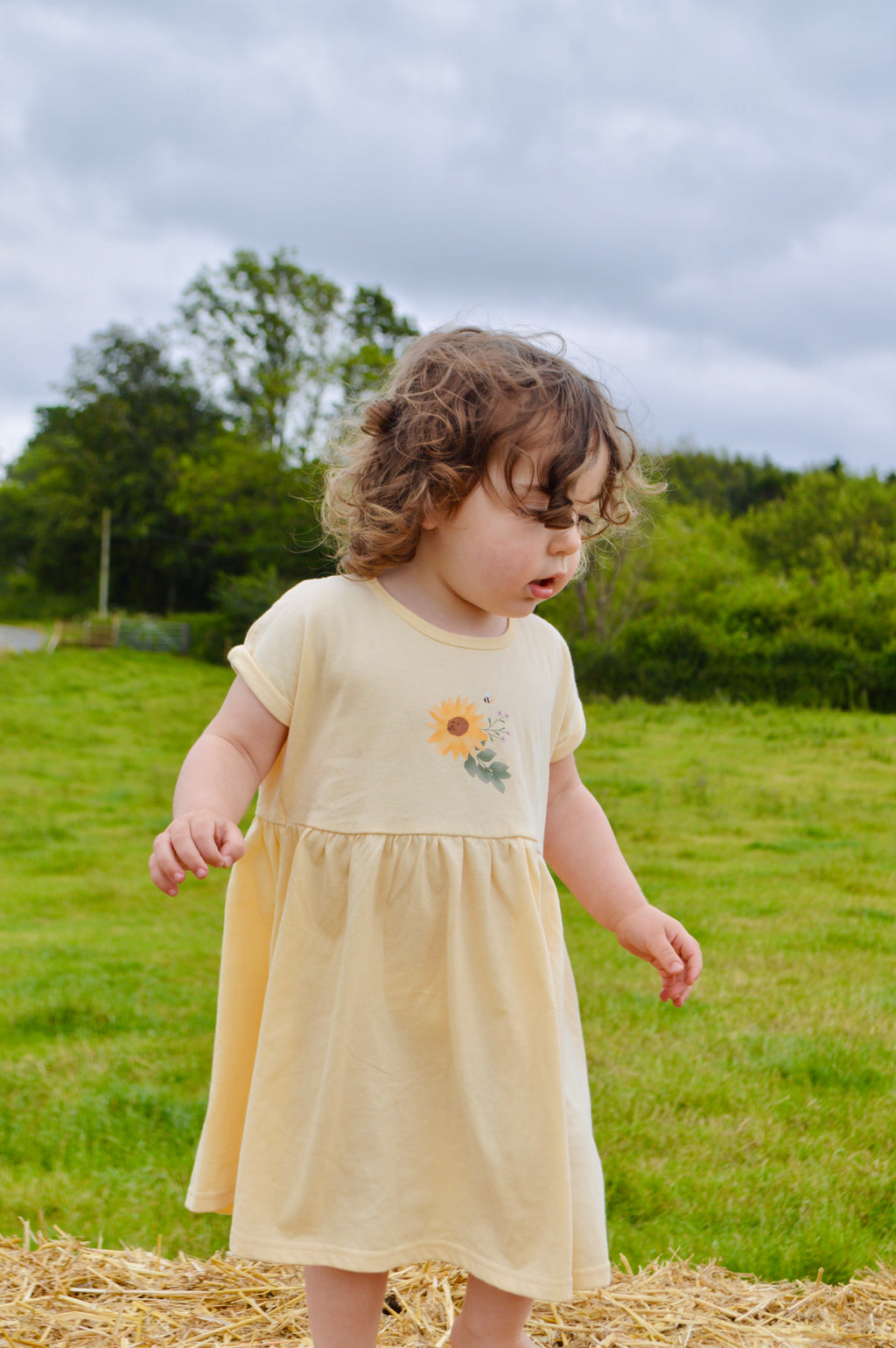 Sunflower - yellow dress