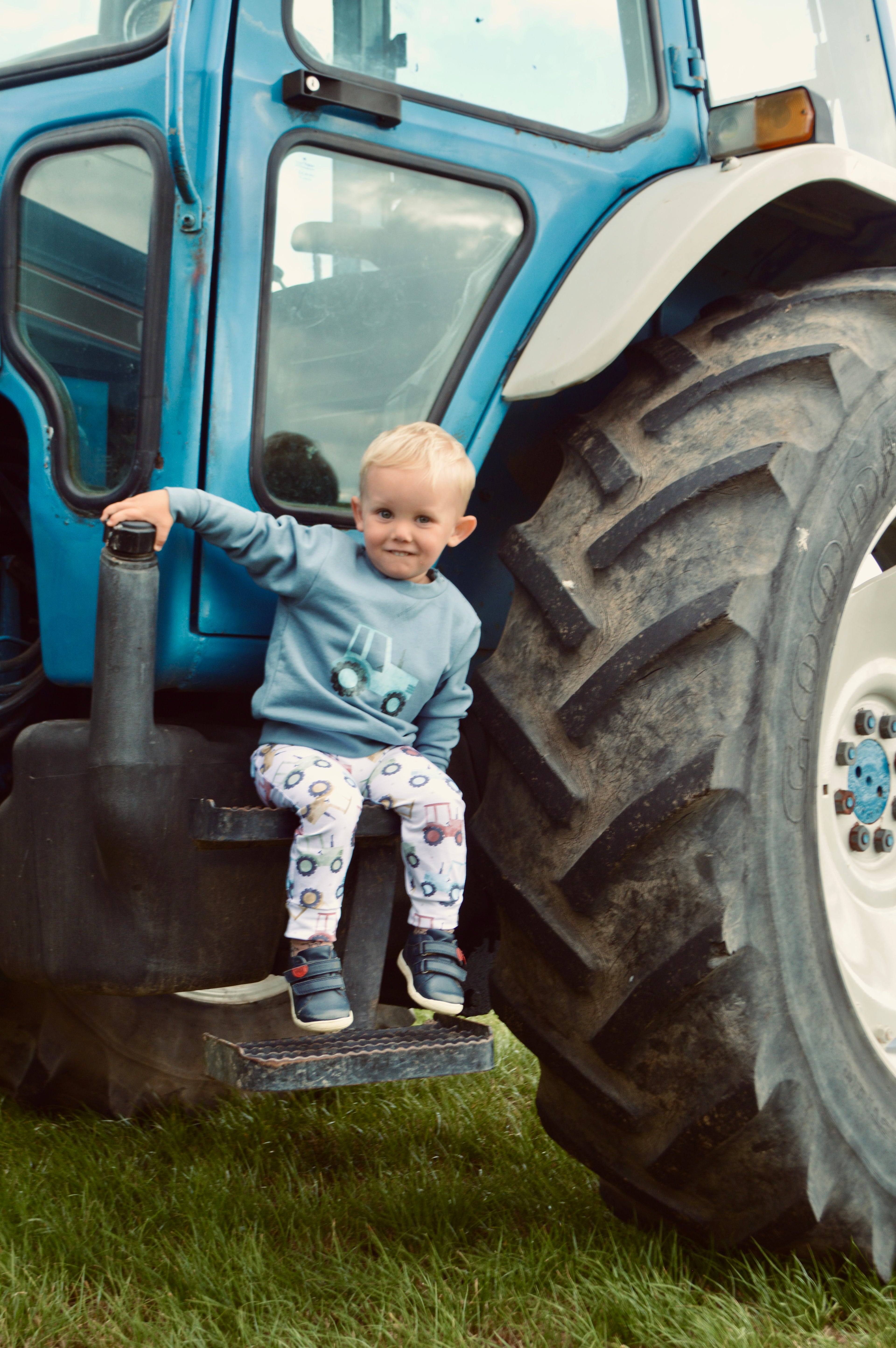 Tractor blue sweatshirt