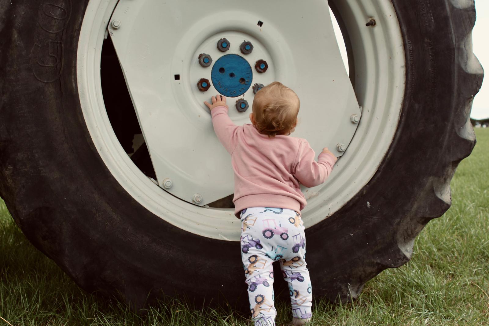 Tract-her handmade leggings