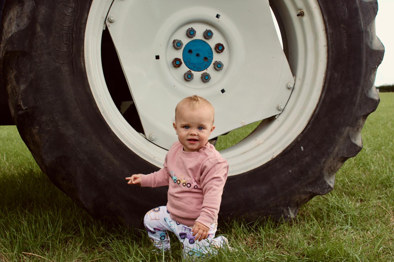 Tract-her pink sweatshirt